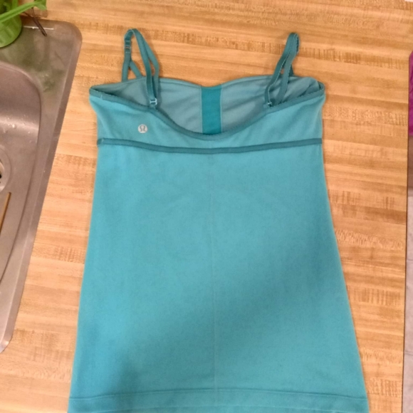 2 Lululemon tank tops - Picture 2 of 3